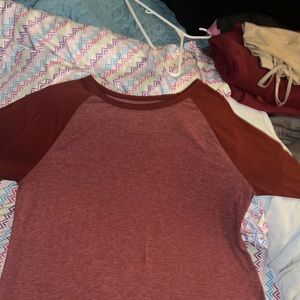 Long sleeve burgundy top